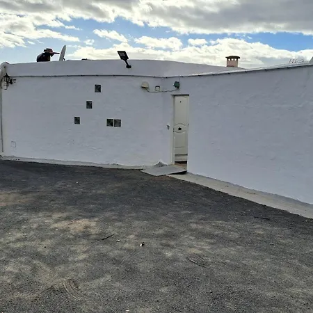 Inviting 1-bedroom House 'esquina' Vistamar Lejlighed *