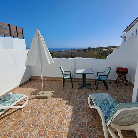 Inviting 1-bedroom House 'esquina' Vistamar